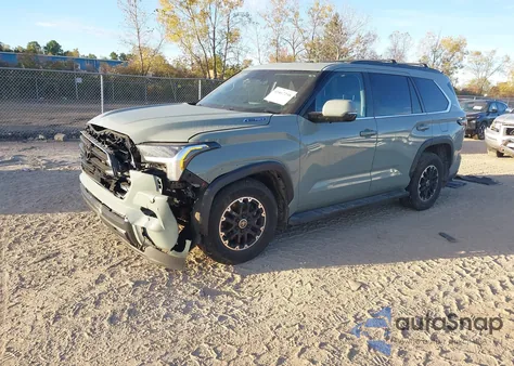 2024 Toyota Sequoia Sr5 z USA, uszkodzony, nr VIN 7SVAAABA5RX033745